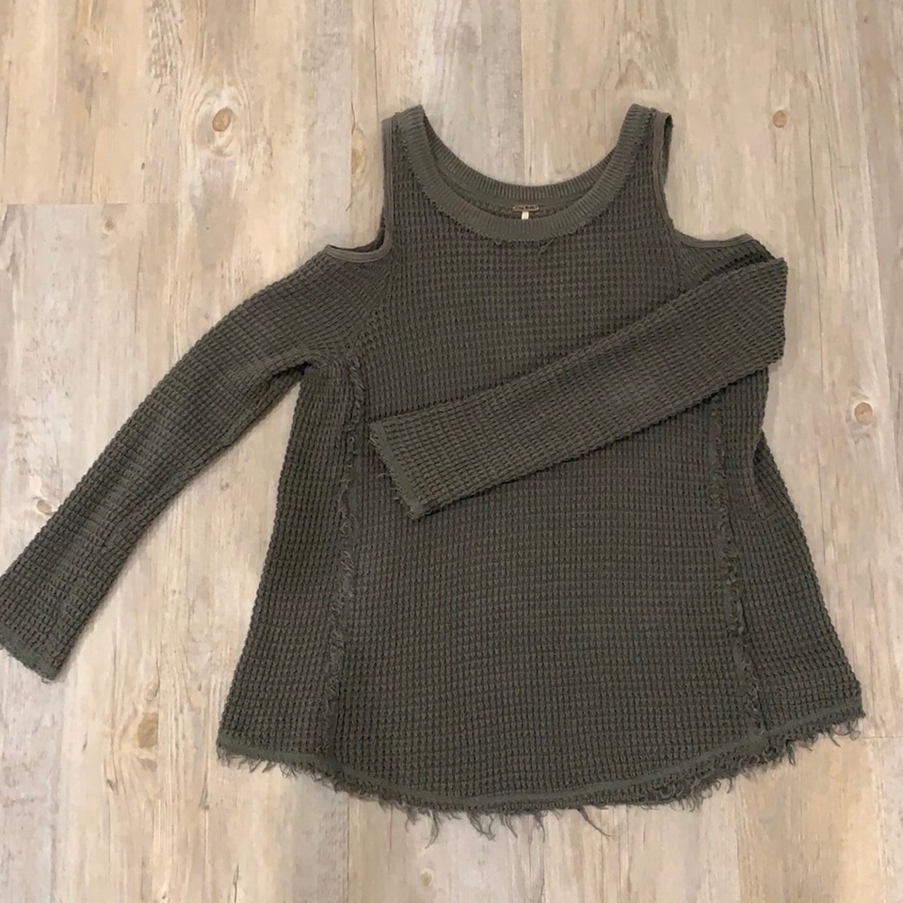 Free People cold-shoulder sweater top size xs